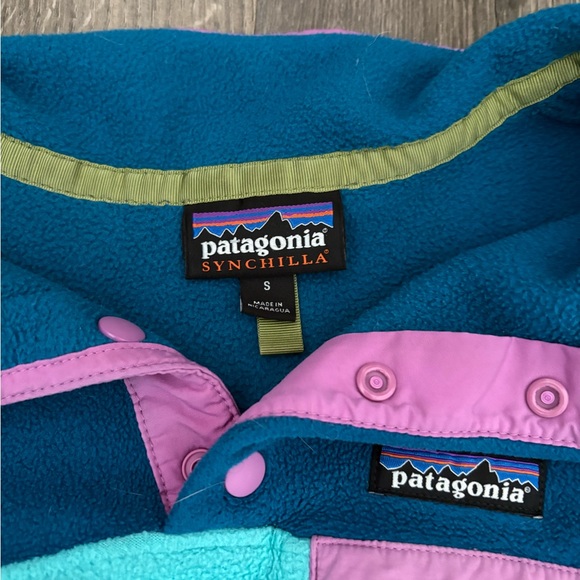 Patagonia Teal and Pink Fleece Pullover - Picture 3 of 3